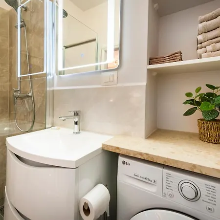Daire Bella Campagna - Luxury Two Bedroom *